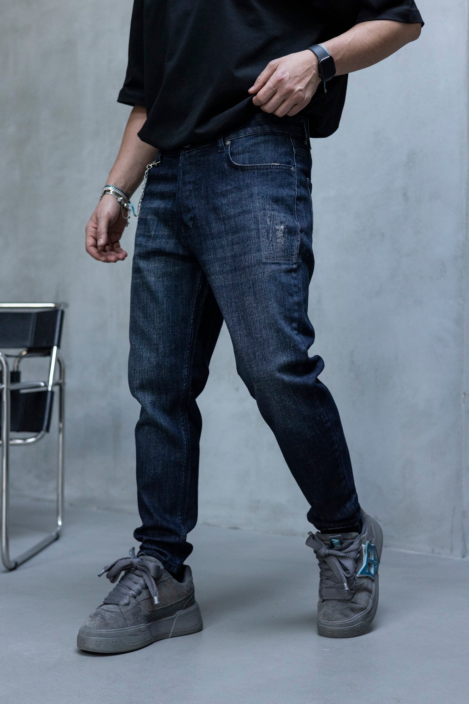 Blugi slim fit cu lant (cod 6876)
