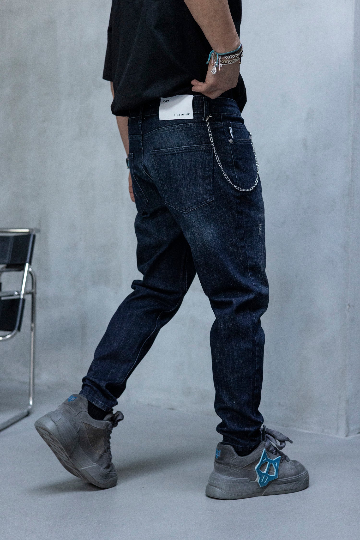 Blugi slim fit cu lant (cod 6876)
